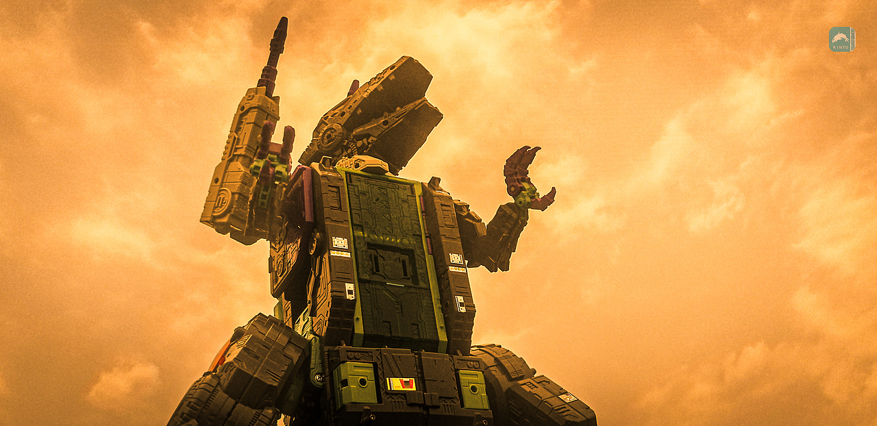 变形金刚泰坦级铁甲龙