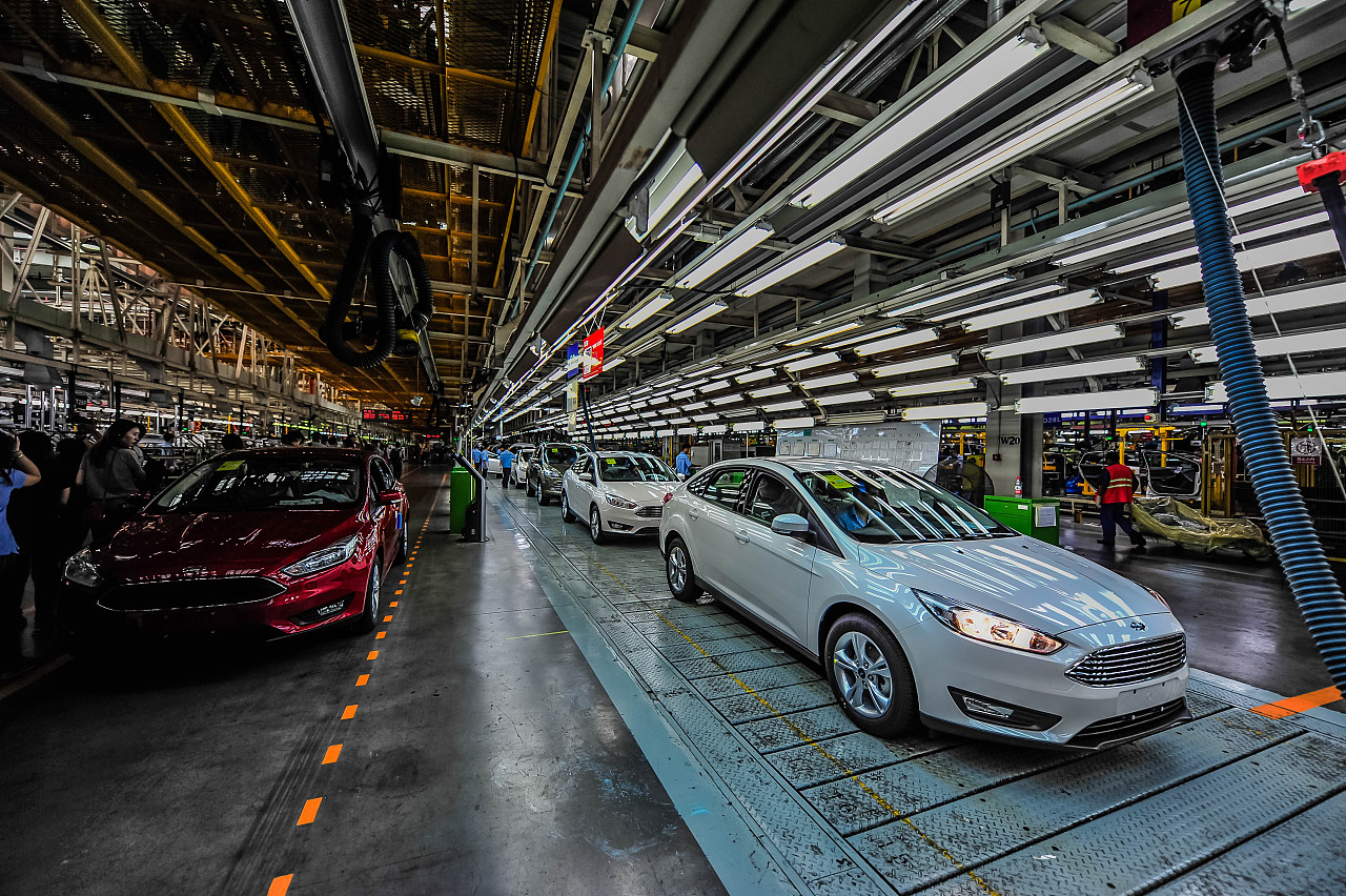 走进工业王国---长安福特二工厂总装车间