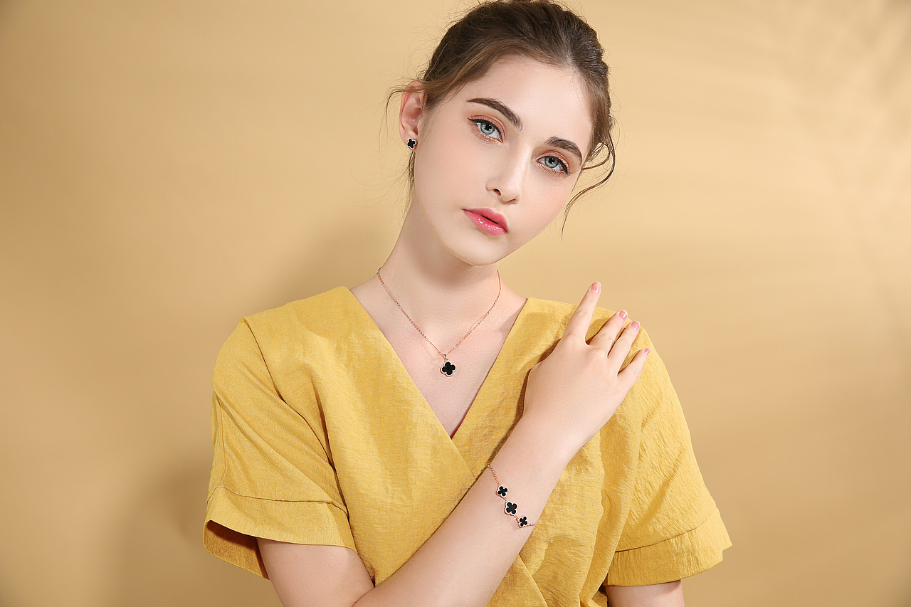 四叶草项链精修（图ZMTgxMjE1ODY0） - 其他 - 站酷设计师爱思考的鱼0227原创素材 - 站酷ZCOOL