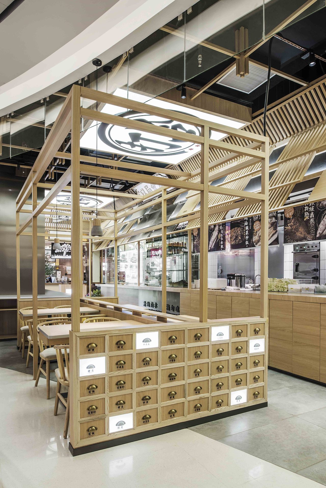 餐厅设计——卤味研究所广州保利中环店