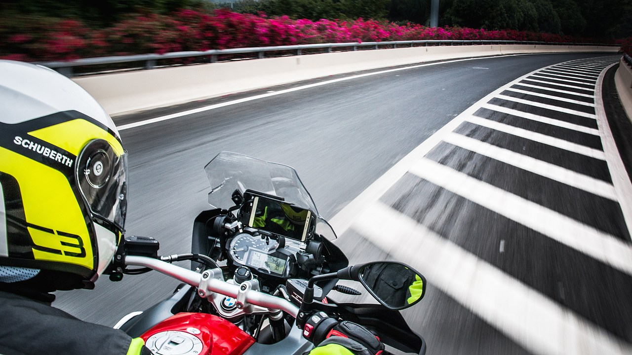 宝马水鸟第三人称视角运动摄影