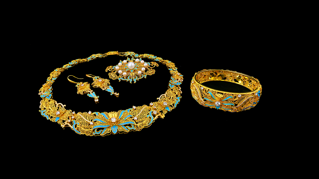 黄金花丝点翠珠宝首饰（图ZMjY4NDg2MDg0） - 产品摄影 - 站酷设计师Vinsen林原创素材 - 站酷ZCOOL