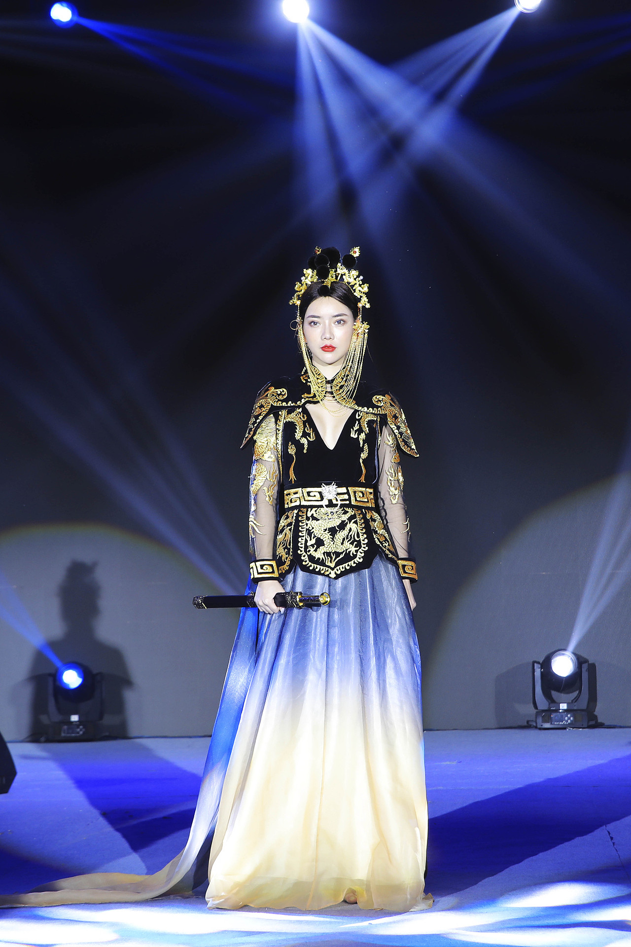 地产品牌发布会（图ZMTg1MDk5MzUy） - 舞台美术 - 站酷设计师三云原创素材 - 站酷ZCOOL