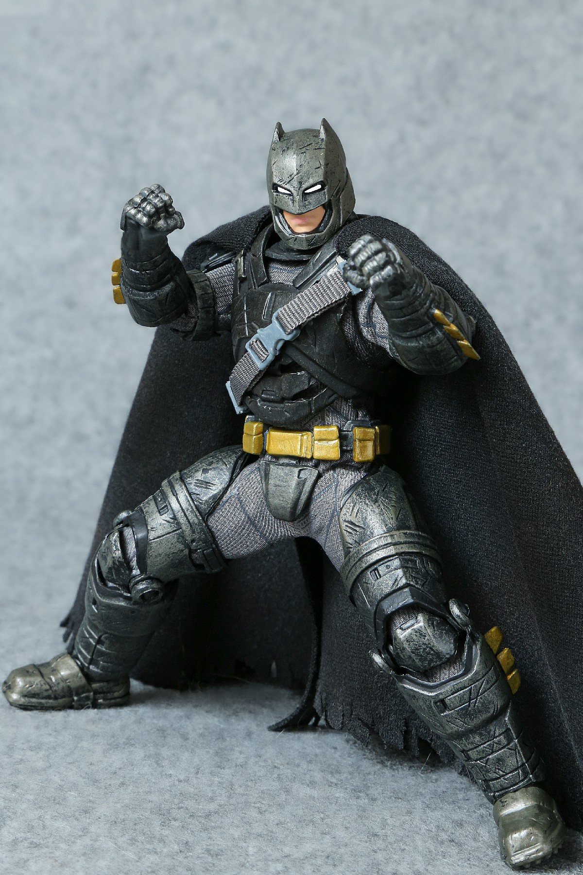 mezco 重装蝙蝠侠