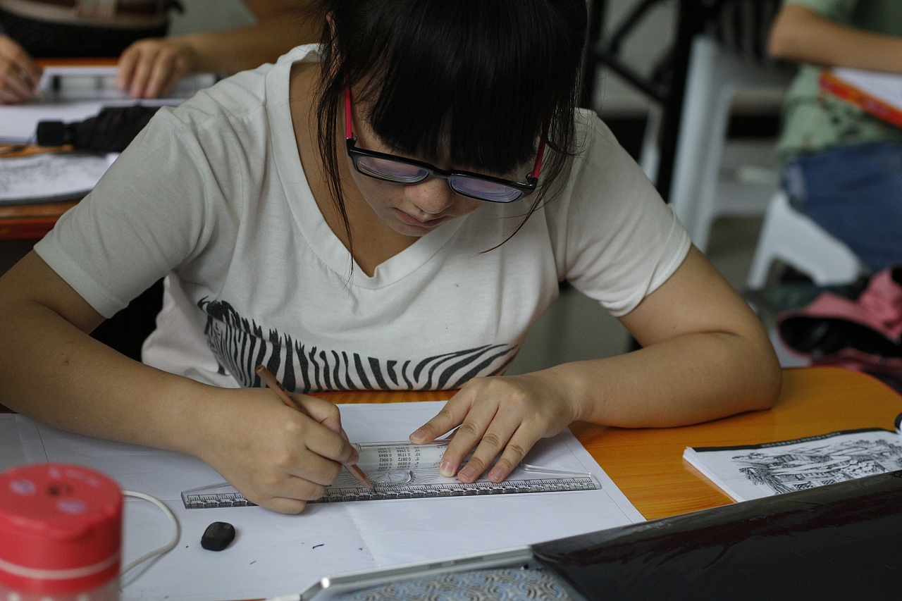 晋绘手绘暑假班学生照片（图ZNjYxMzQ4OTY=） - 人像摄影 - 站酷设计师晋绘手绘原创素材 - 站酷ZCOOL