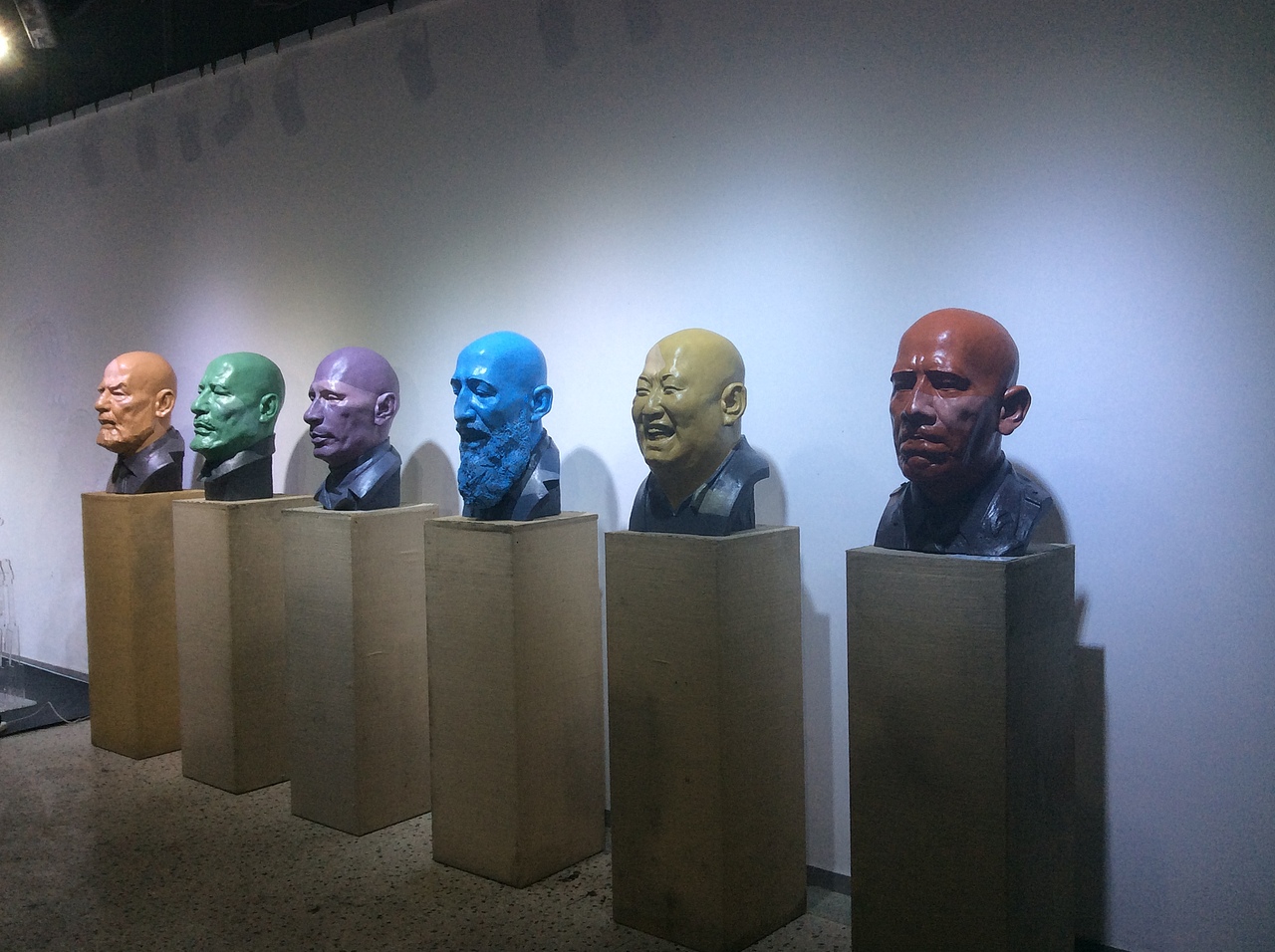 一坨泥的进化史—毕业设计之《家庭成员》（图ZMzY2ODYwNjg=） - 其他手工艺 - 站酷设计师艺术空间原创素材 - 站酷ZCOOL