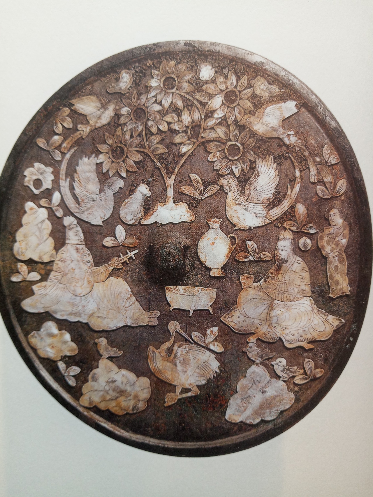 螺钿纹人物花鸟镜