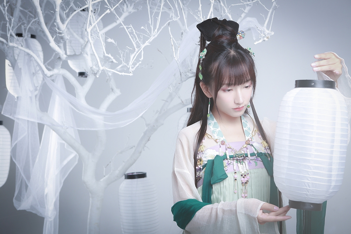 广寒月夜思（图ZOTQ1NzA0NzY=） - 人像摄影 - 站酷设计师heimaoyaoran原创素材 - 站酷ZCOOL