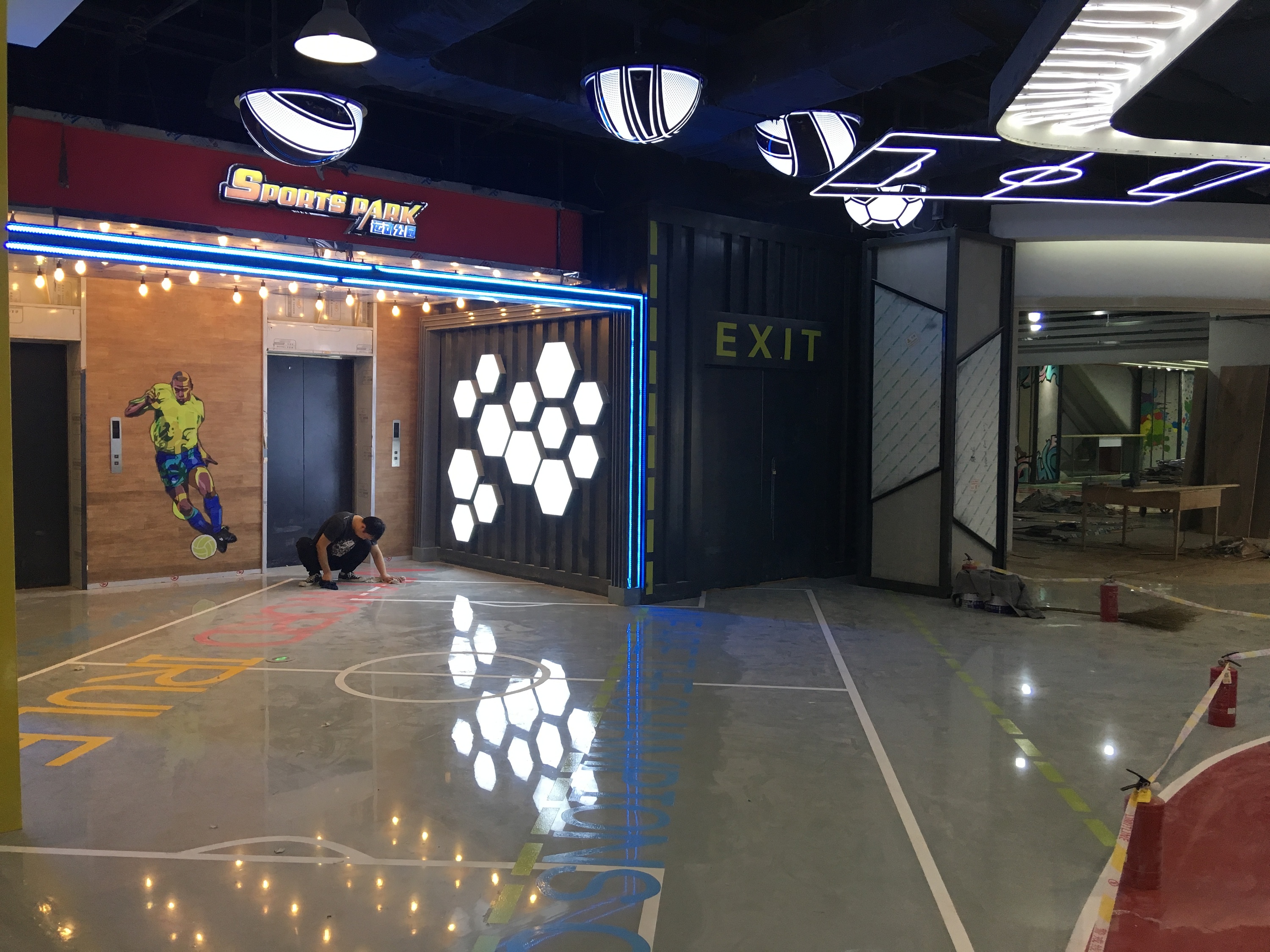 江苏省南通市万达商场地面彩绘/墙面彩绘