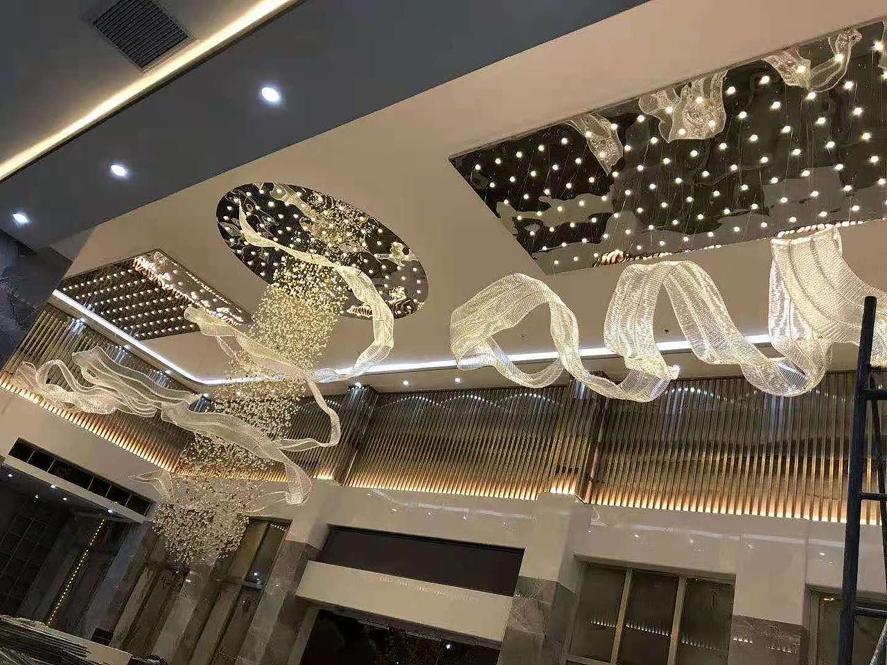 定制酒店宴会厅飘带吊灯（图ZMjgwMzE0NjI4） - 酒店餐饮设计 - 站酷设计师勇蜀黍原创素材 - 站酷ZCOOL