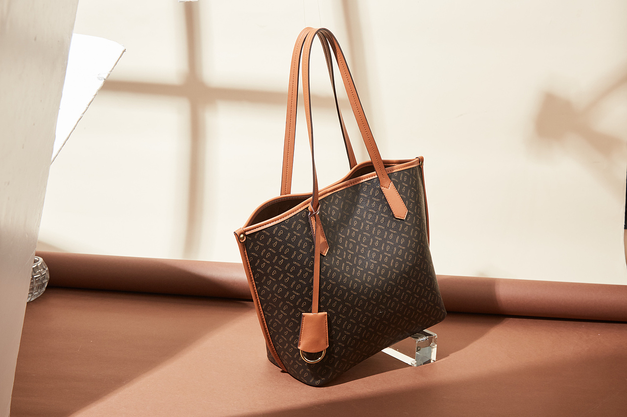 包包個(gè)人精修圖-修圖（圖ZMjgzNTY3NTc2） - 品牌 - 站酷設(shè)計(jì)師Z45585734原創(chuàng)素材 - 站酷ZCOOL