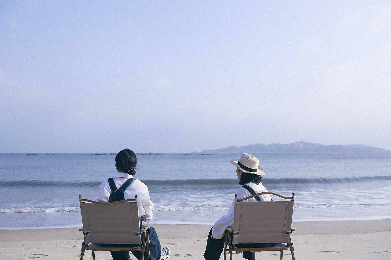 愿岁并谢,与长友兮。