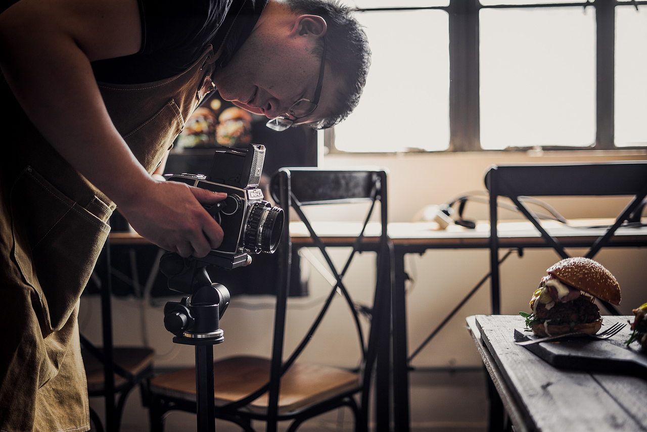 为秋老师新书拍摄封面图