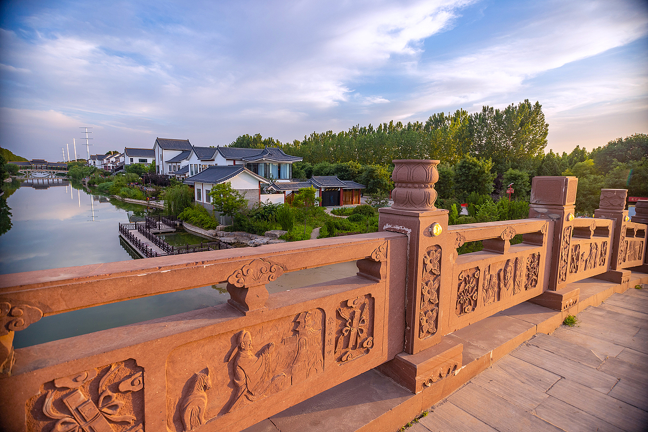 有霞飘过魏源河