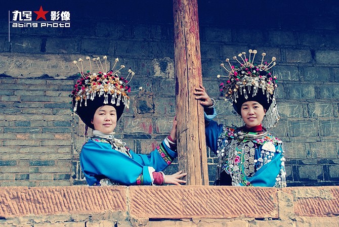 凤凰苗家服饰 人像拍摄