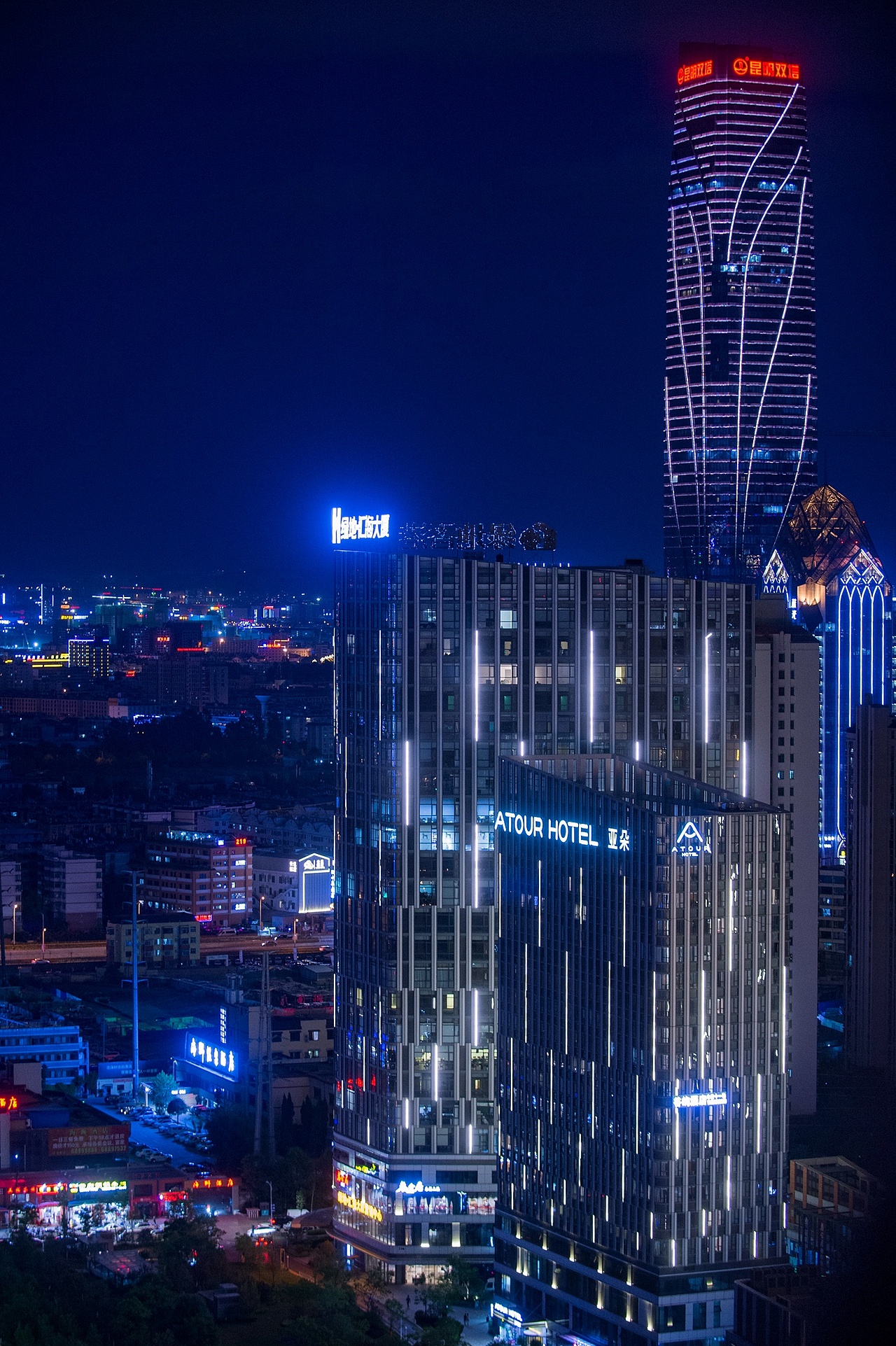 原创-昆明 晚霞 城市灯火 建筑 在人间