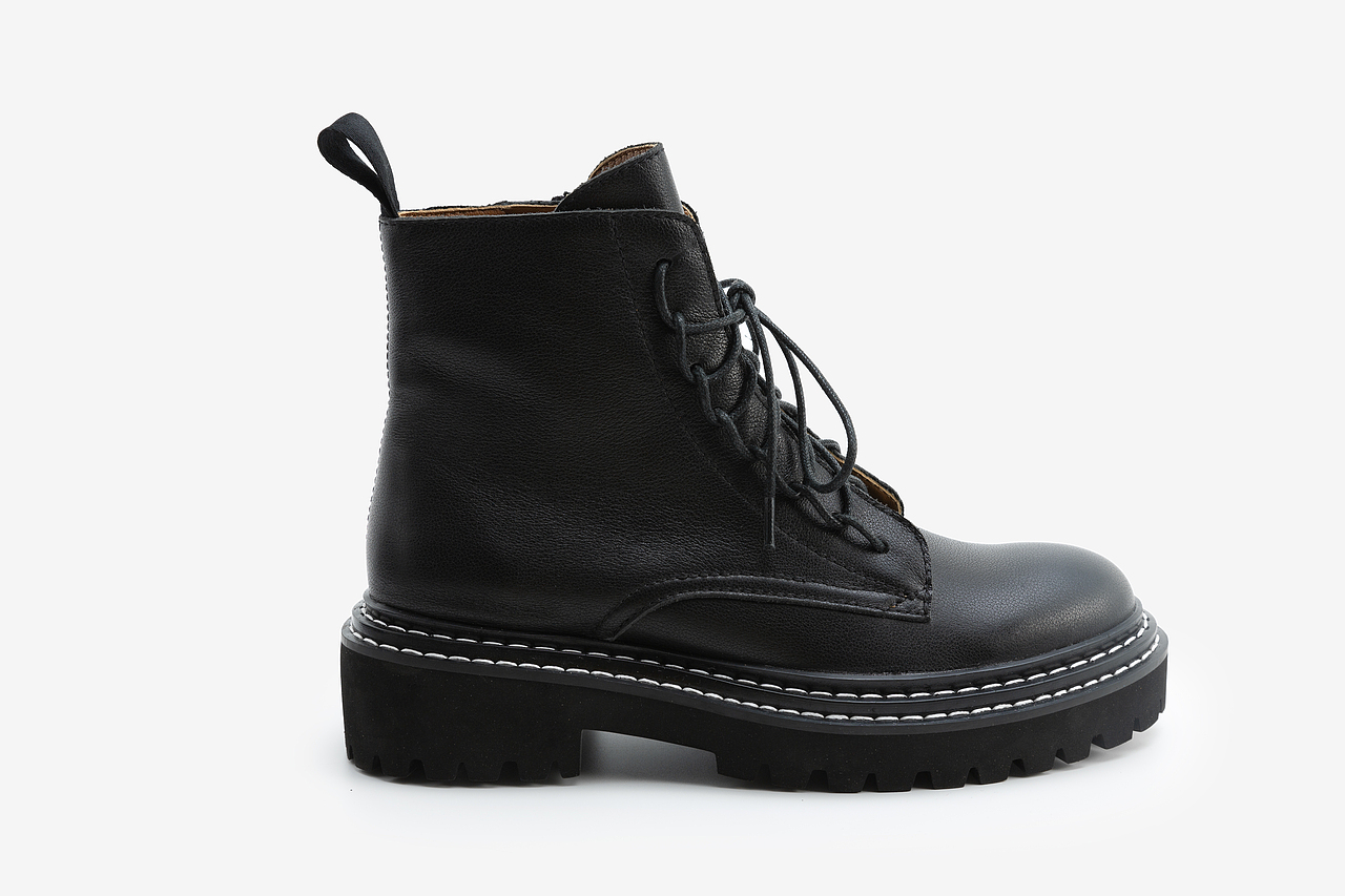 19B24-25-大幂幂厚底马丁靴