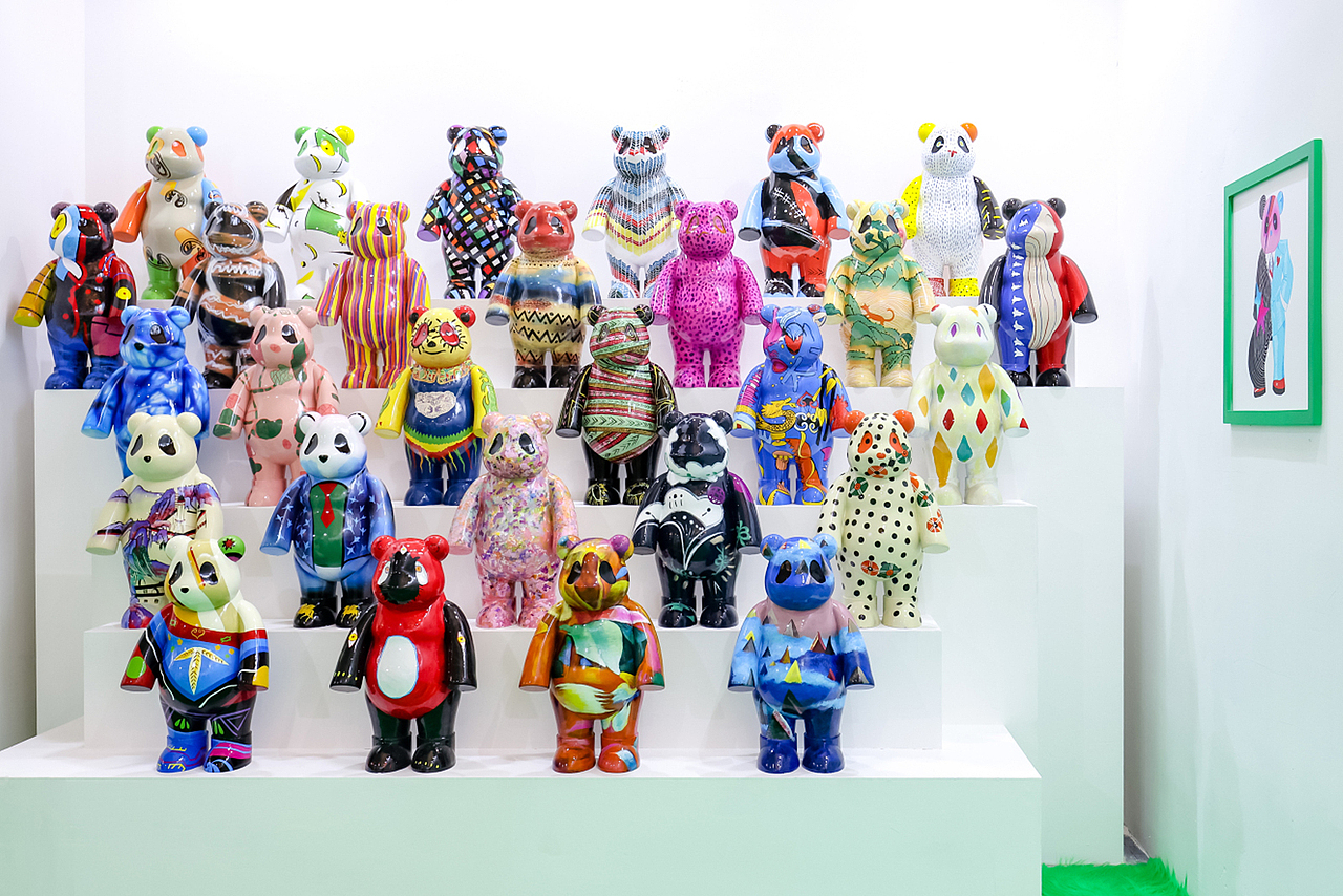 IP设计 | 56民族系列潘哒-苗族