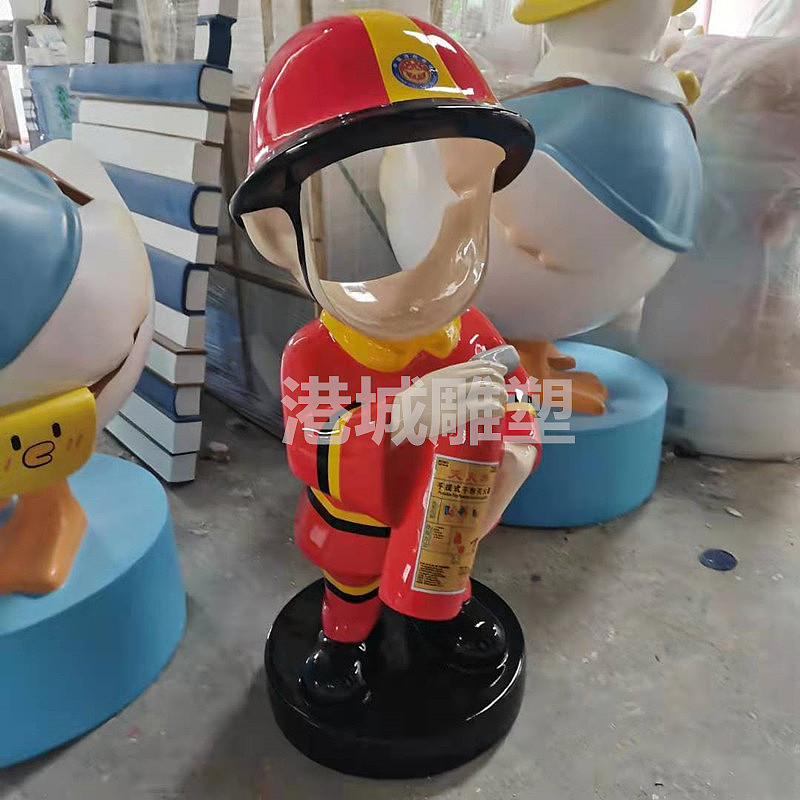 网红商业街打卡点合拍镂空玻璃钢消防员卡通公仔雕塑厂