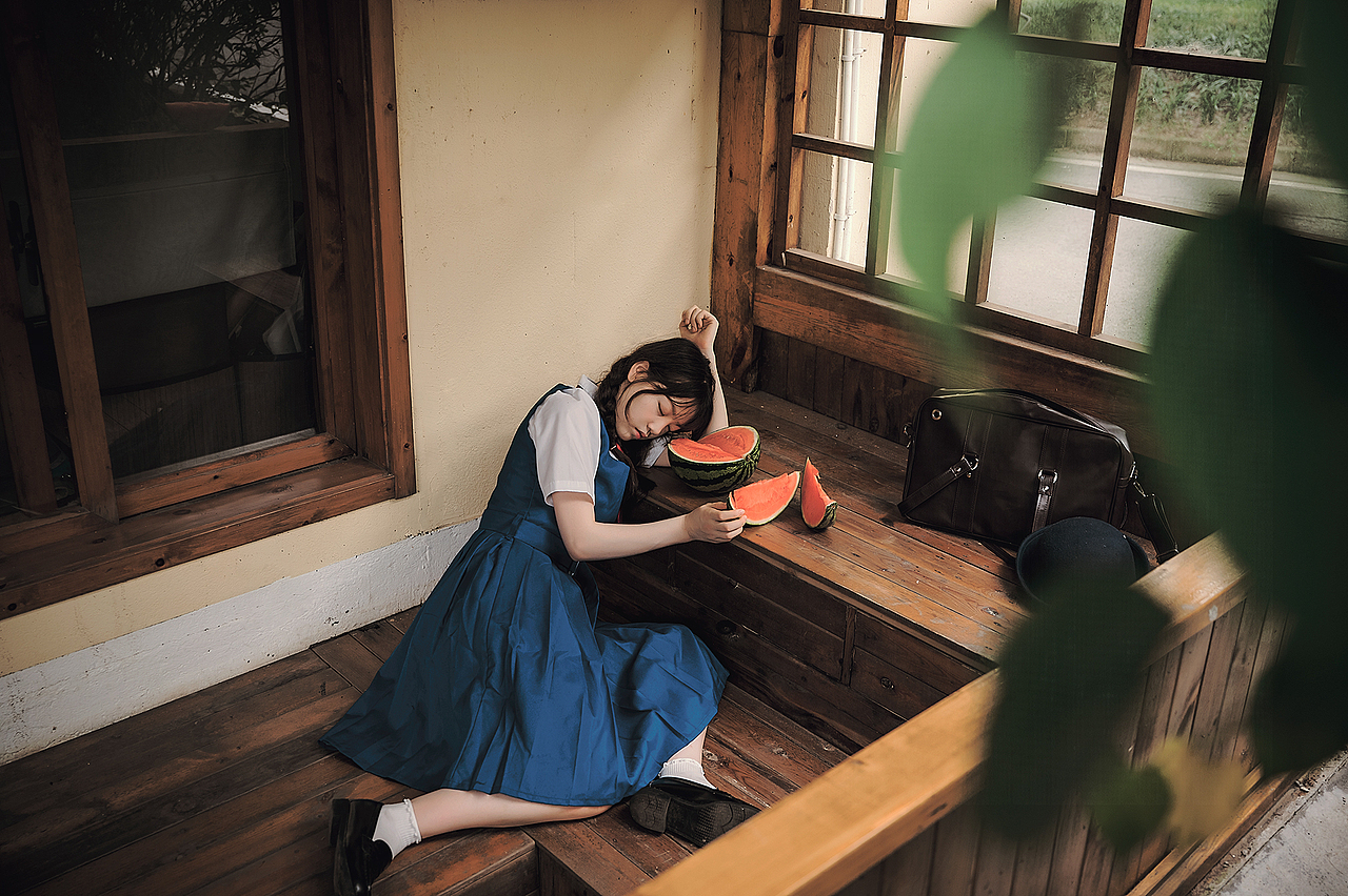 西瓜を食べてた夏休み（图ZMjU4ODk3ODY4） - 人像摄影 - 站酷设计师拍照的青山原创素材 - 站酷ZCOOL