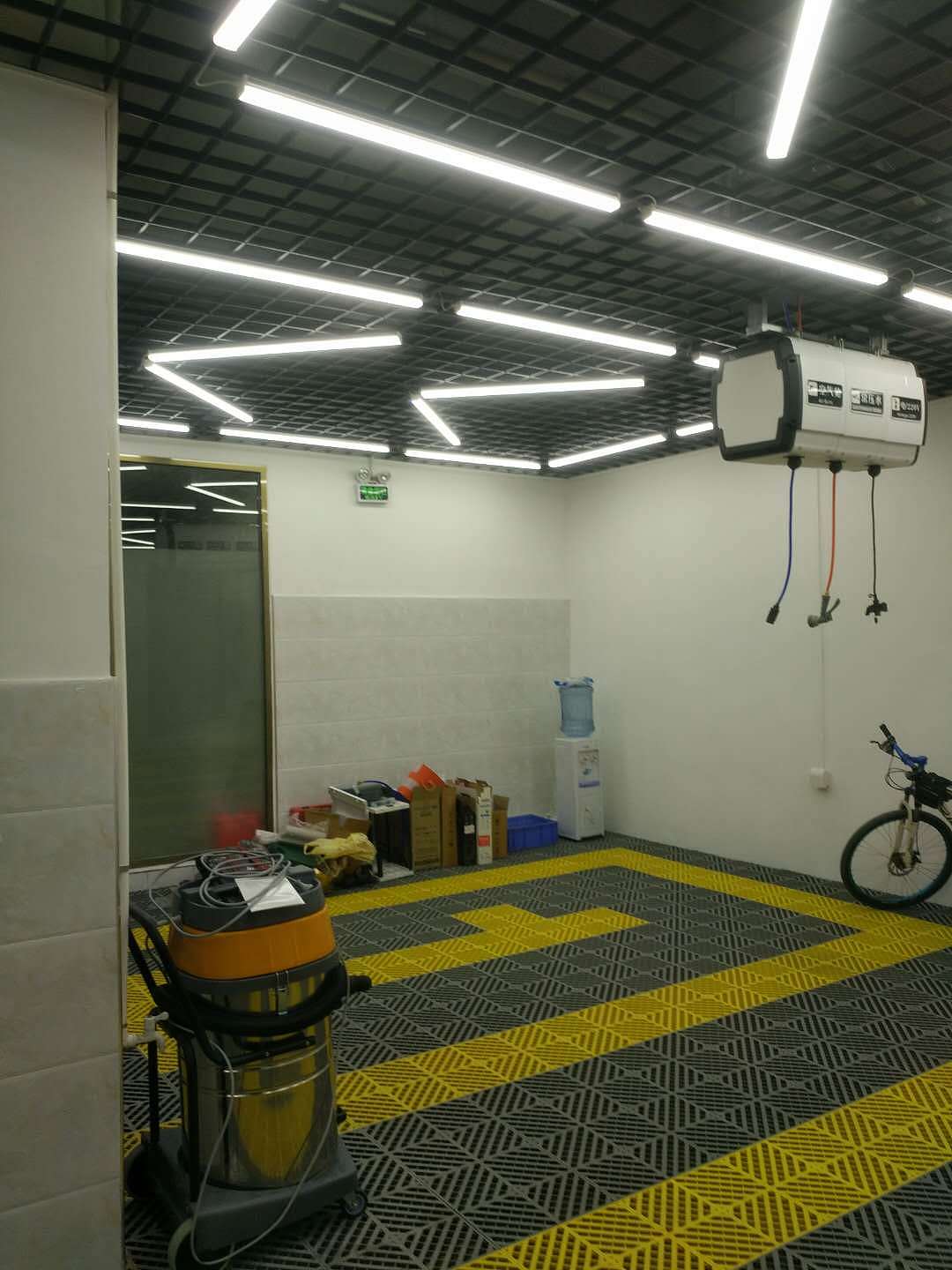 宝安汽车美容店设计 宝安汽车美容店装修 汽修店设计