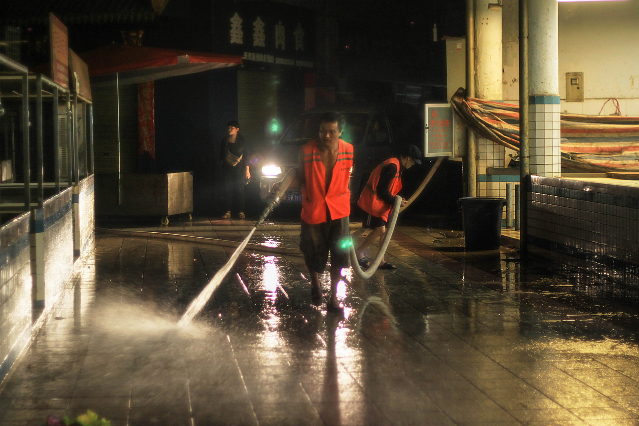 小婉街拍,夜游症