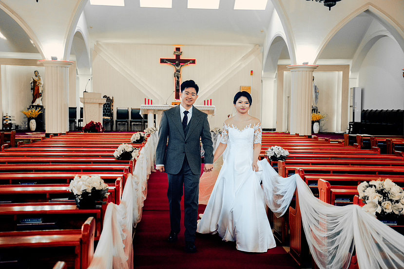 婚礼跟拍｜客片 🕊️神圣的教堂婚礼（图ZMzYzNzI5MTA4） - 婚礼摄影 - 站酷设计师摄影师阿霜原创素材 - 站酷ZCOOL