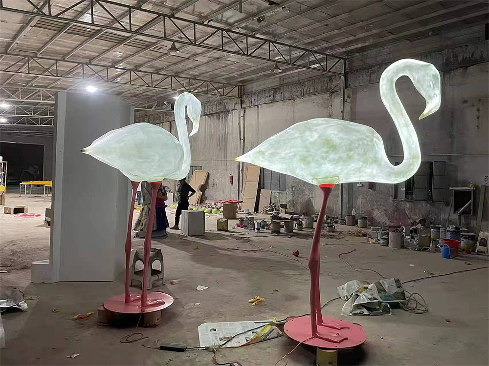 时尚潮流潮玩酒店大堂定玻璃钢凌形透光火烈鸟雕塑