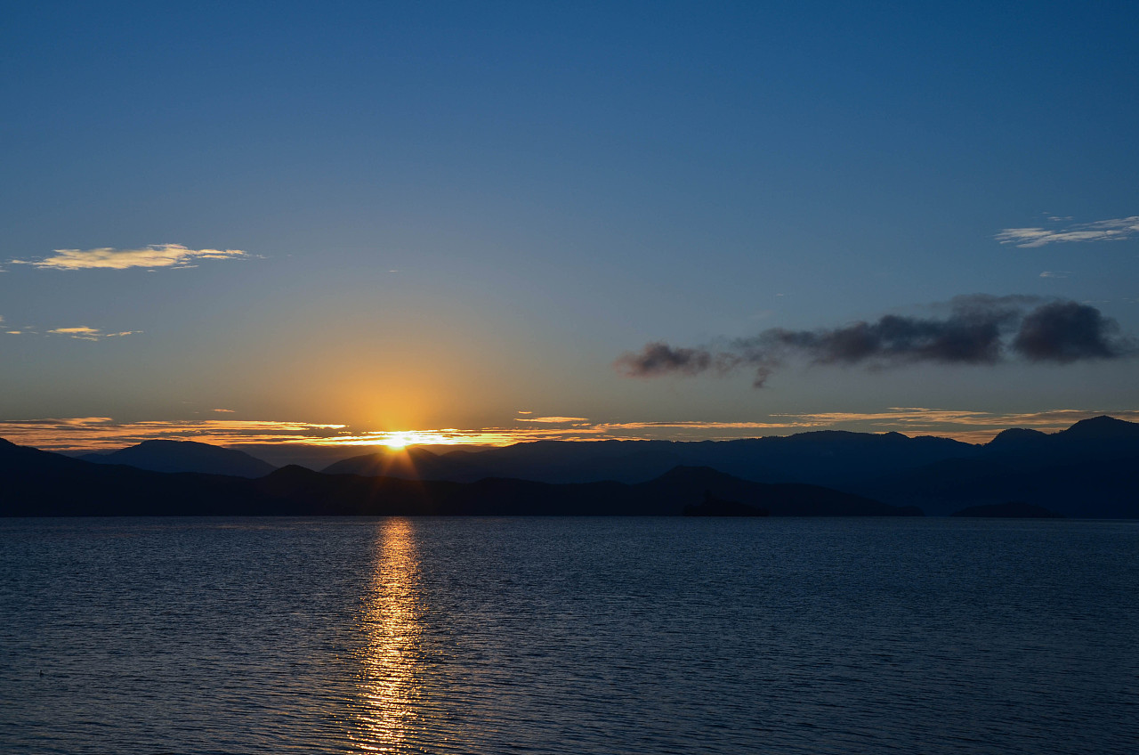 云南-里格岛日出