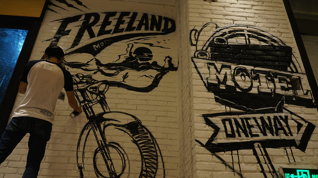 MTS涂鸦团队-车轮下的路