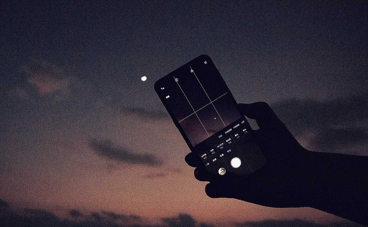 每个人都有各自的月亮