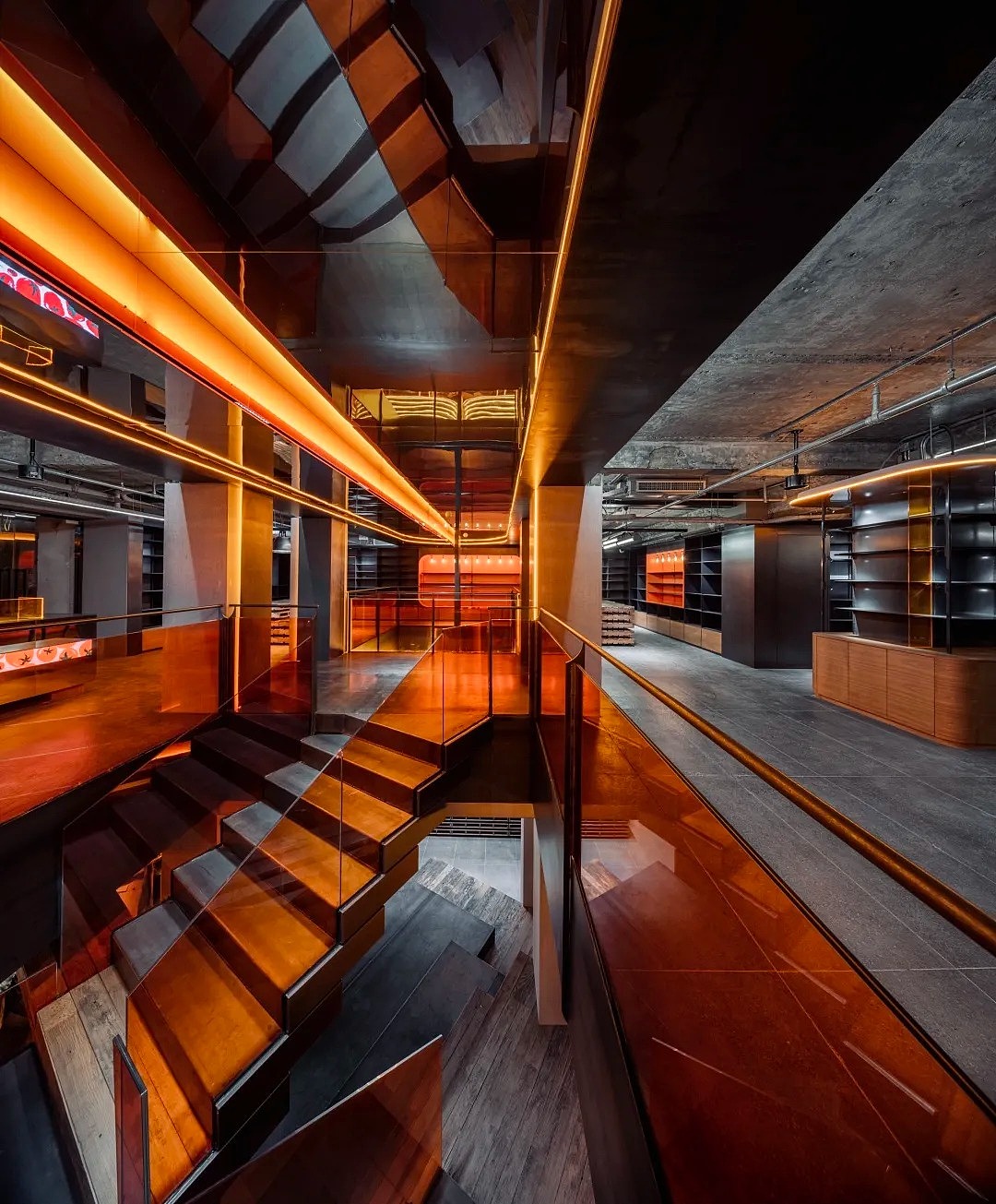 崔树新作 | 三里屯的“番茄”红了