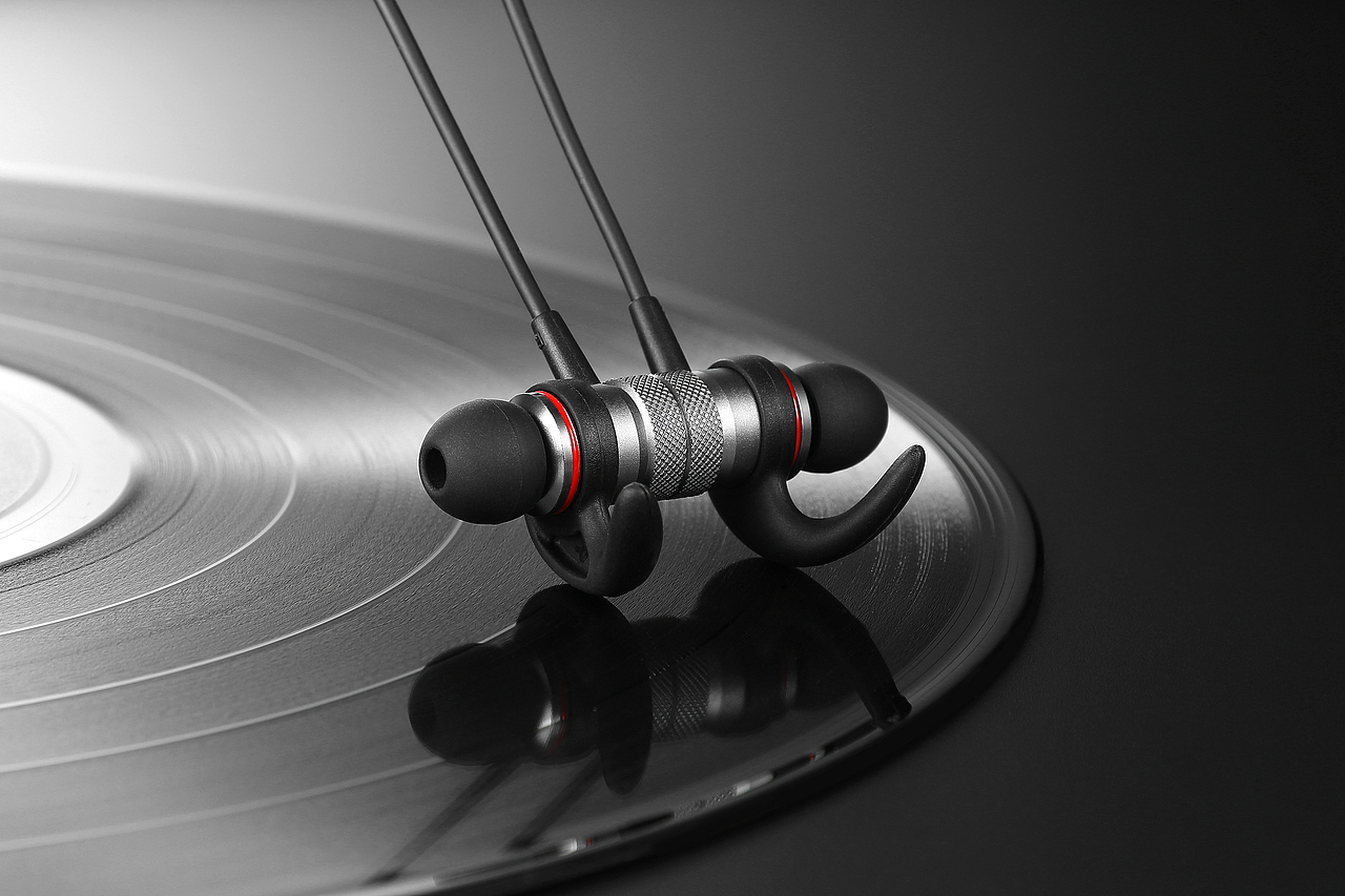 耳机（图ZMTM0MjE4NTY4） - 产品摄影 - 站酷设计师一些事原创素材 - 站酷ZCOOL