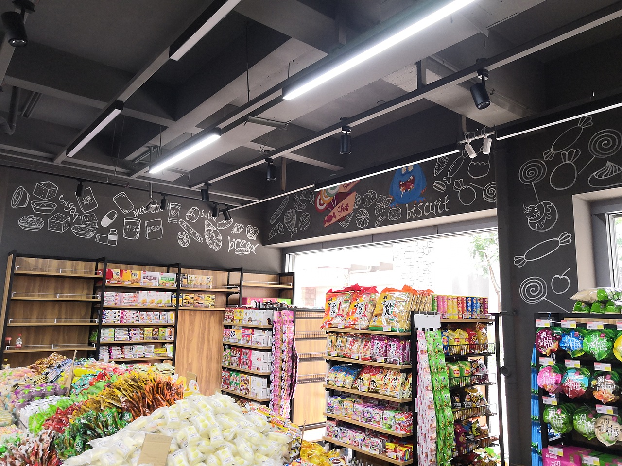 尊重工具,细心工作,感受绘画,感恩生命,基准与质量取决于我们的心