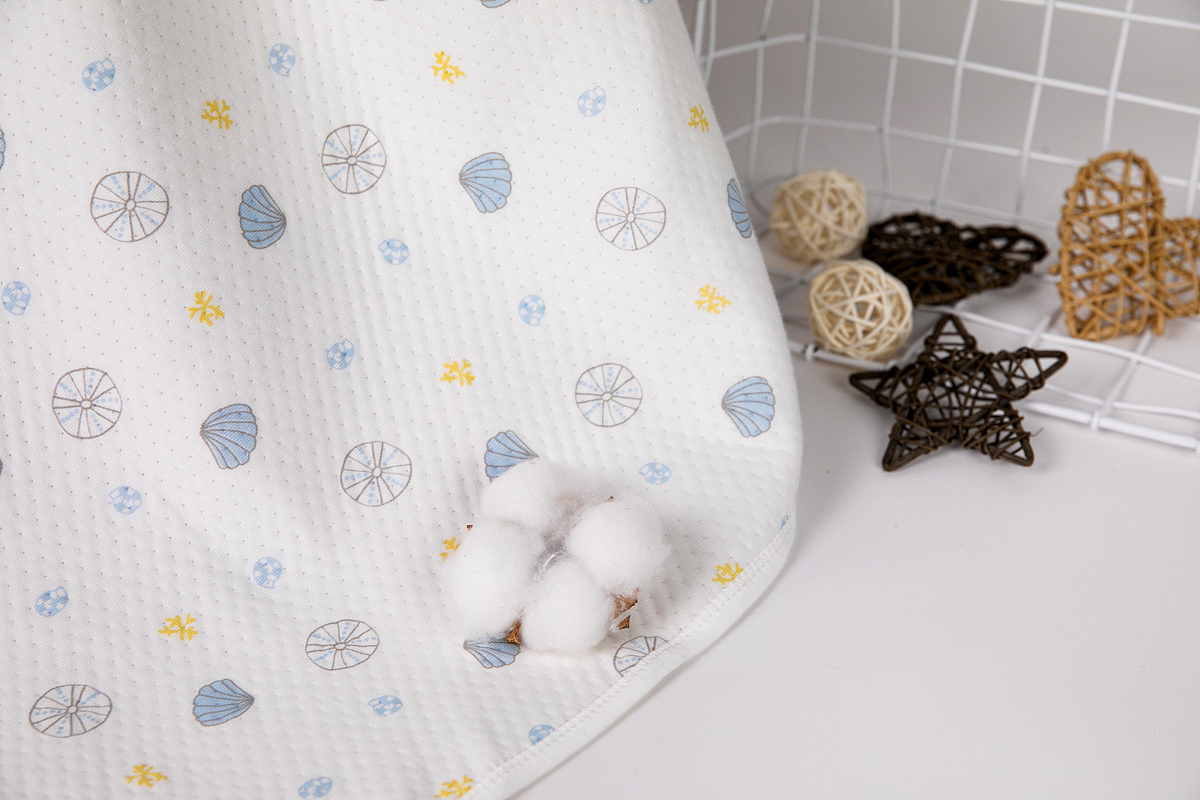 婴儿抱被静物拍摄