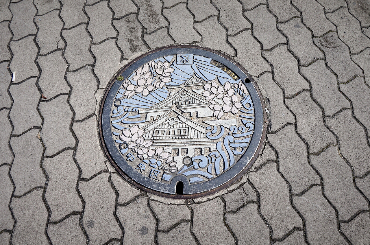 大阪城的窨井盖,哈哈