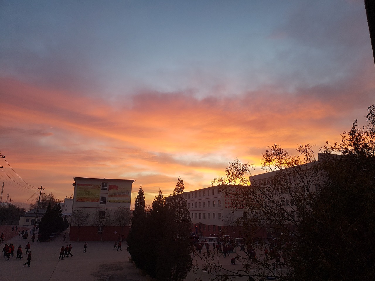 夕阳与天空的邂逅（图ZMjk3MzQwNzE2） - 风光摄影 - 站酷设计师00凱00原创素材 - 站酷ZCOOL