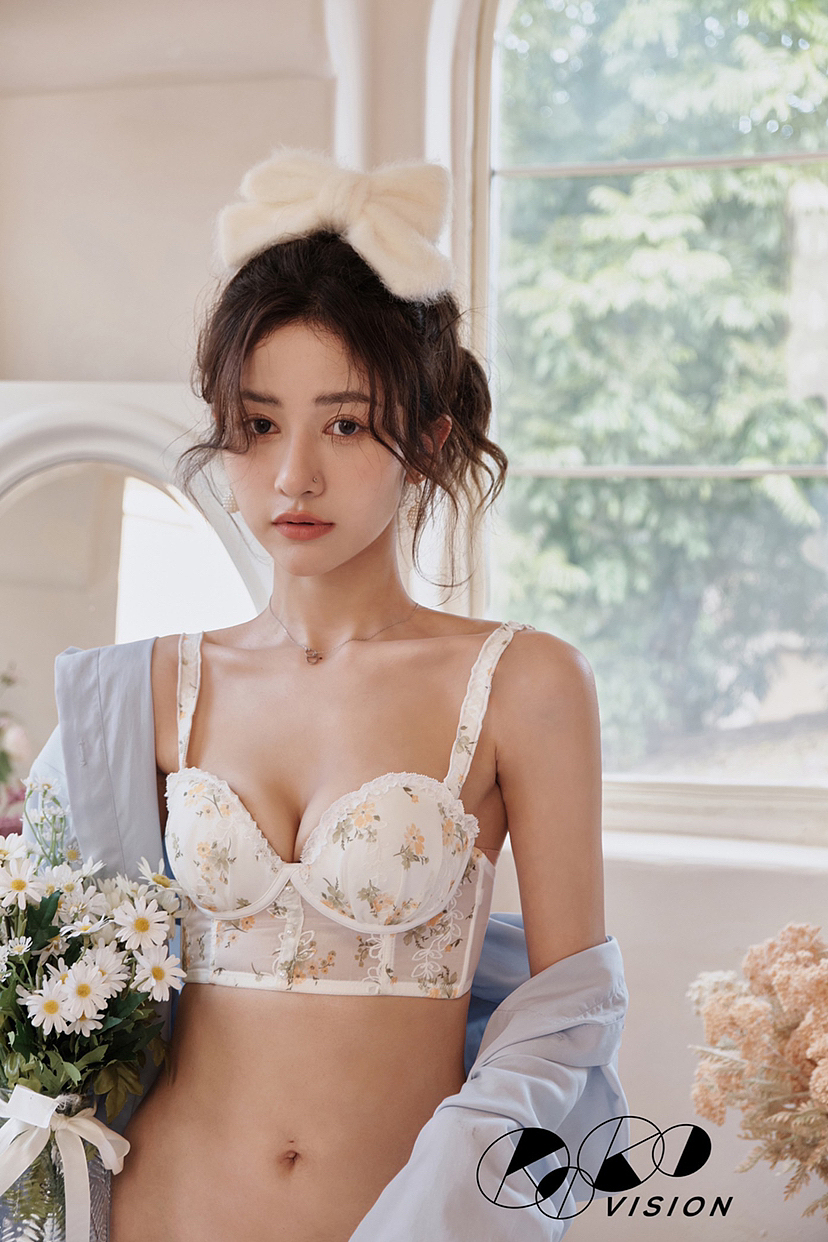 内衣拍摄少女内衣