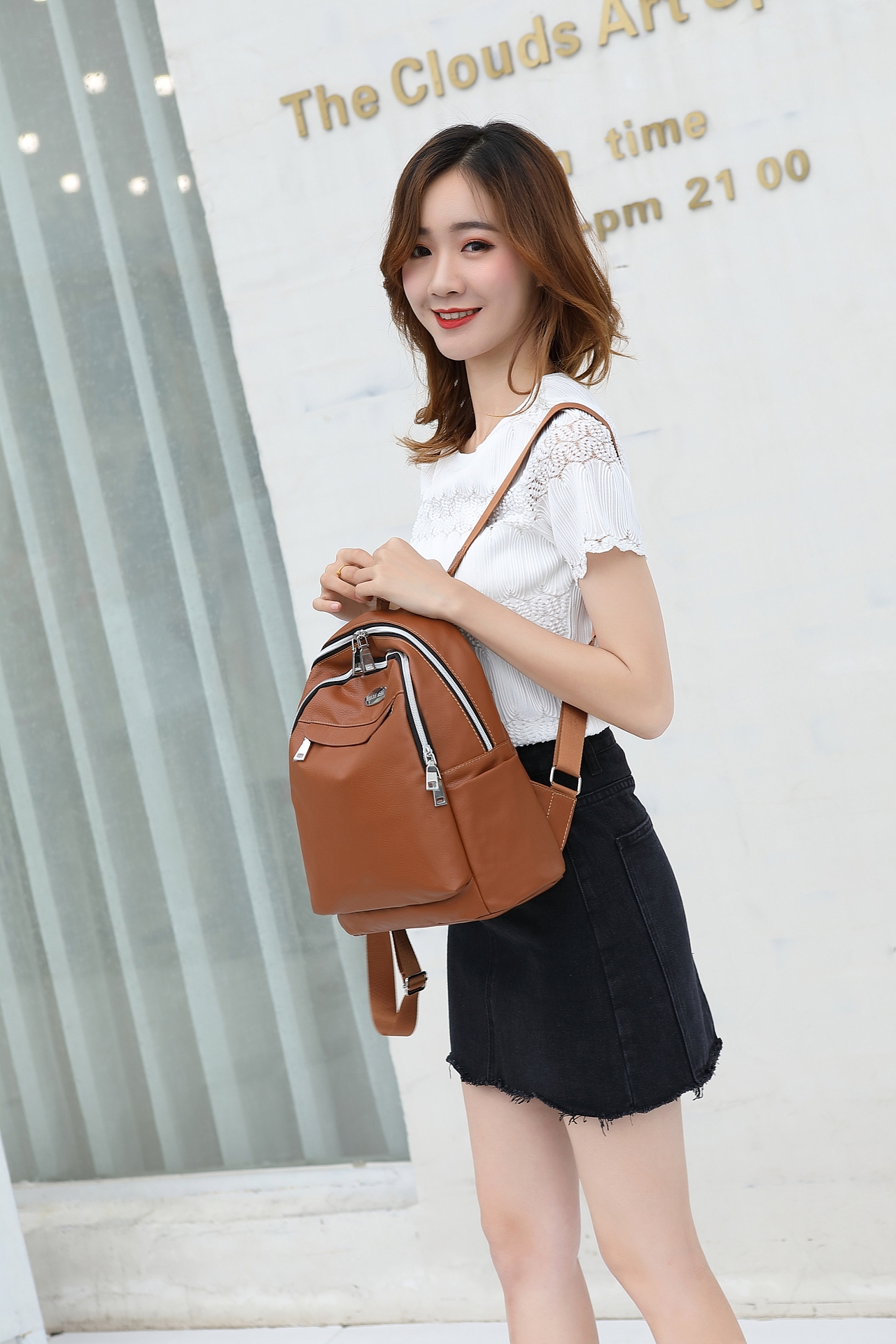 淘宝女包摄影双肩背包拍摄模特摆拍摄影网拍图片