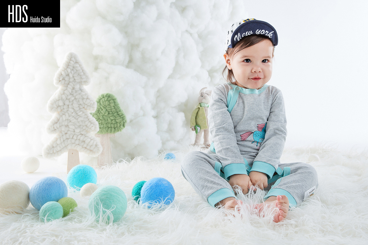 韩都衣舍童装欧美女童婴幼童室内布景拍摄