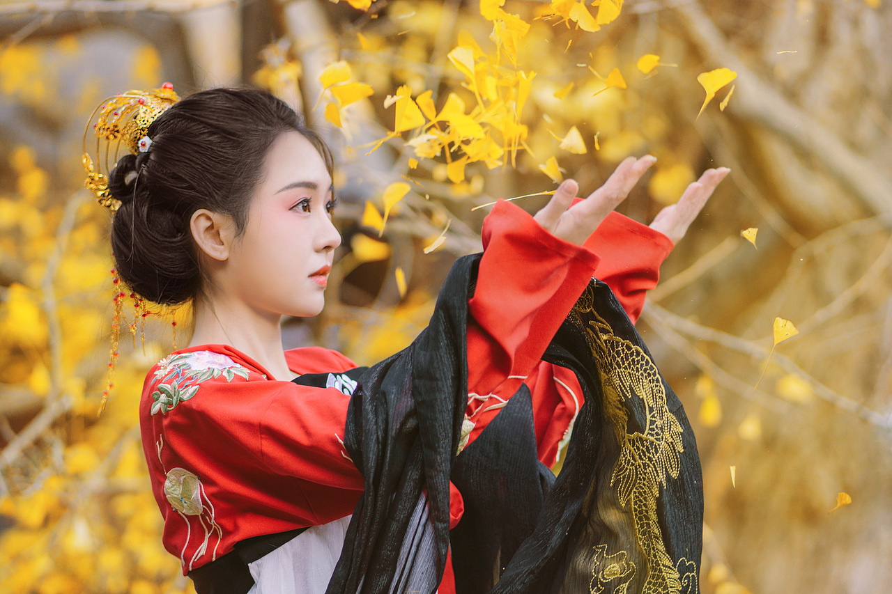 汉服·行香子·天与秋光（客片欣赏）（图ZMTI1MTMxMTM2） - 人像摄影 - 站酷设计师酒暖努力努力原创素材 - 站酷ZCOOL