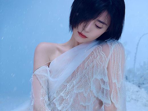 兰奕礼服“羽”，蔼蔼夜，皎皎月，你是心中雪❄️
