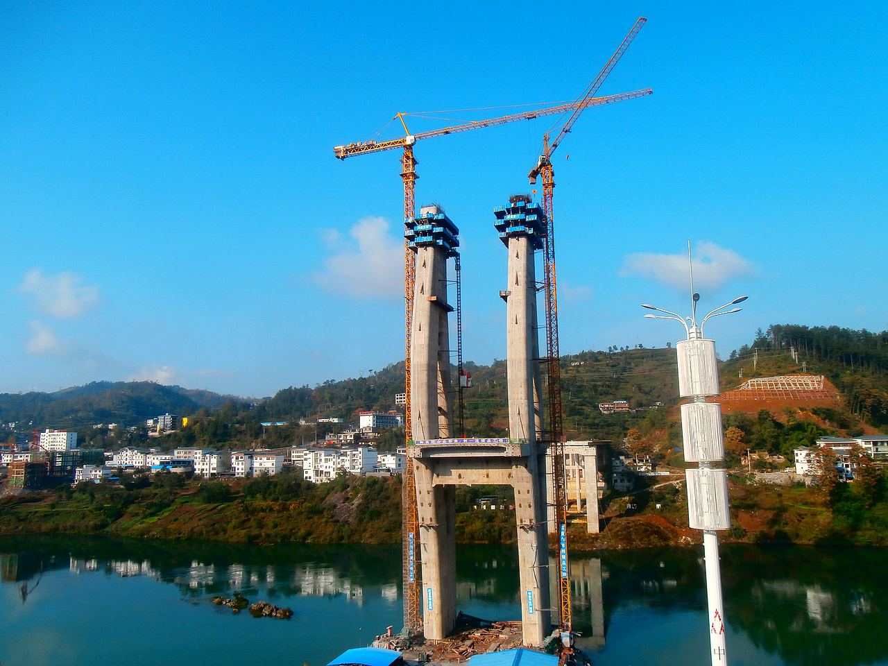 建设中的乌江三桥