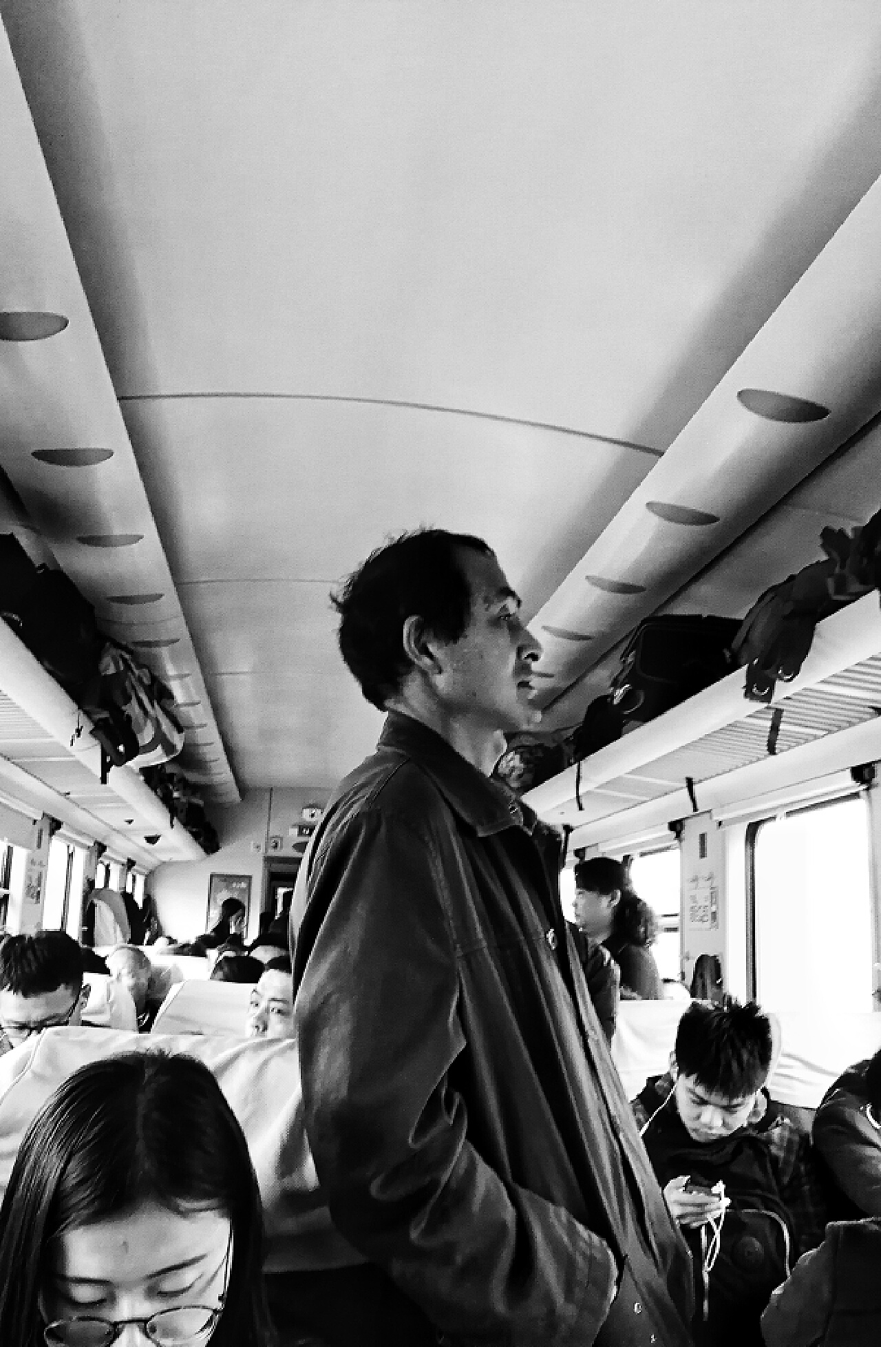 网友都想坐的慢火车上 记者拍下了最温暖的故事凤凰网湖北_凤凰网