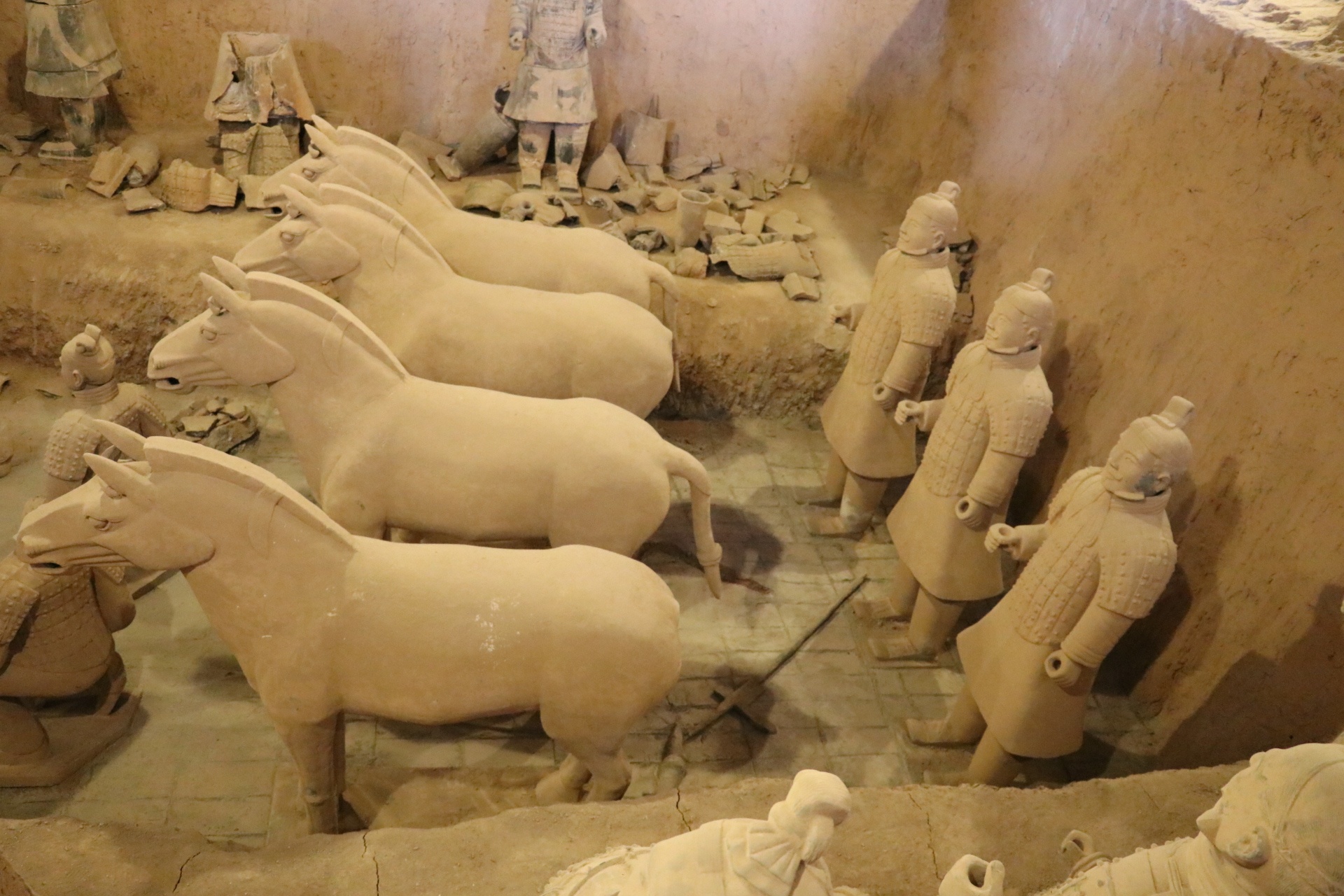 秦始皇陵兵马俑发掘40年出土文物5万件 - 神秘的地球 科学|自然|地理|探索
