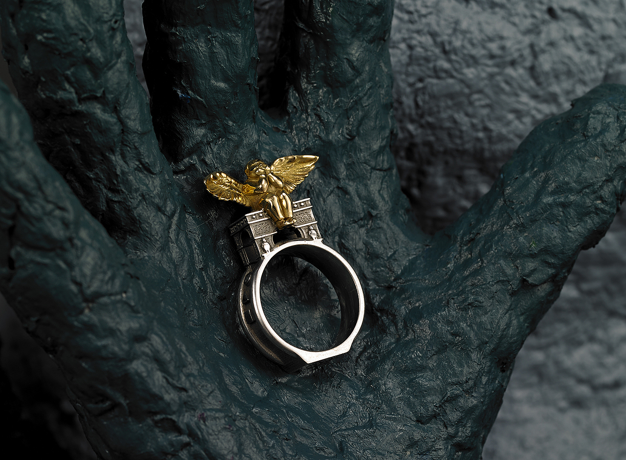 X+Q 与TOURNAIRE合作款首饰大片拍摄