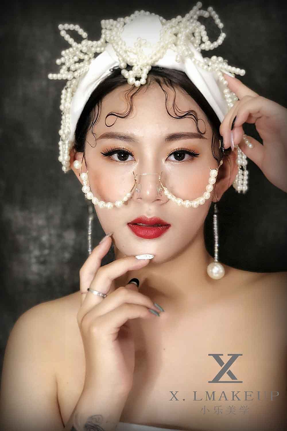 复古湿推新娘造型