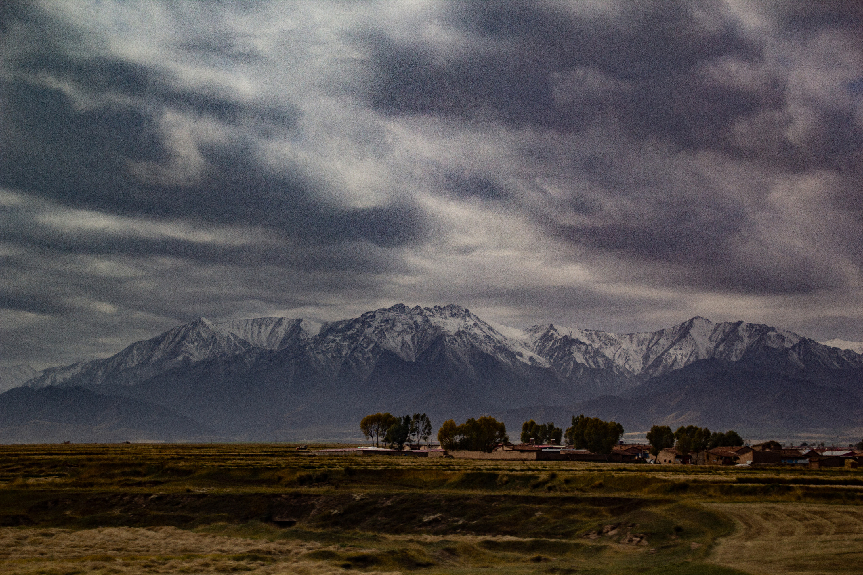 高铁偶遇:祁连山