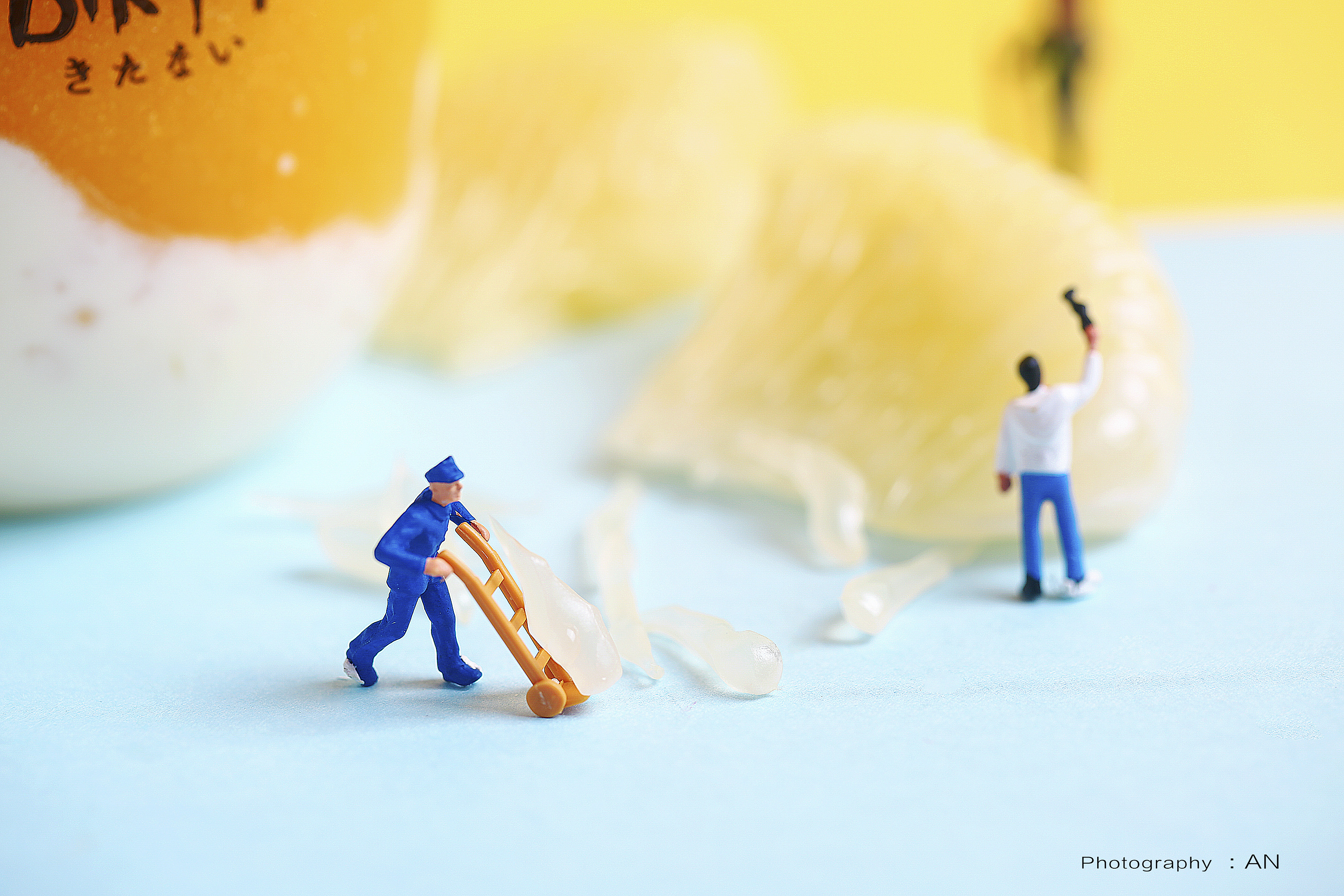 微缩小人摄影 | 一组浅色系水果茶