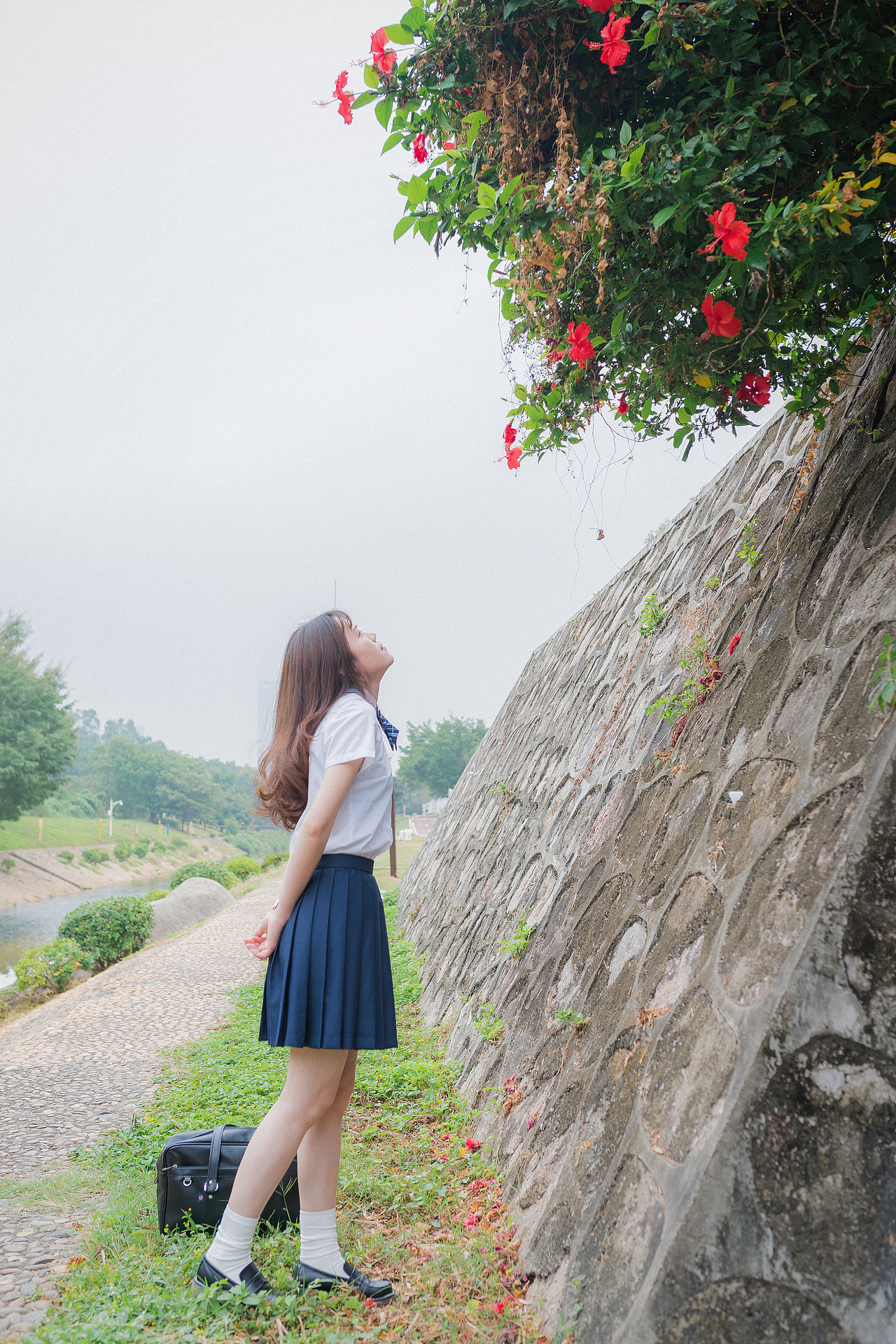 轻风吹拂 少女冲鸭٩(ˊᗜˋ*)و（图ZMTM5ODcxNzEy） - 人像摄影 - 站酷设计师是哒哒鸭原创素材 - 站酷ZCOOL